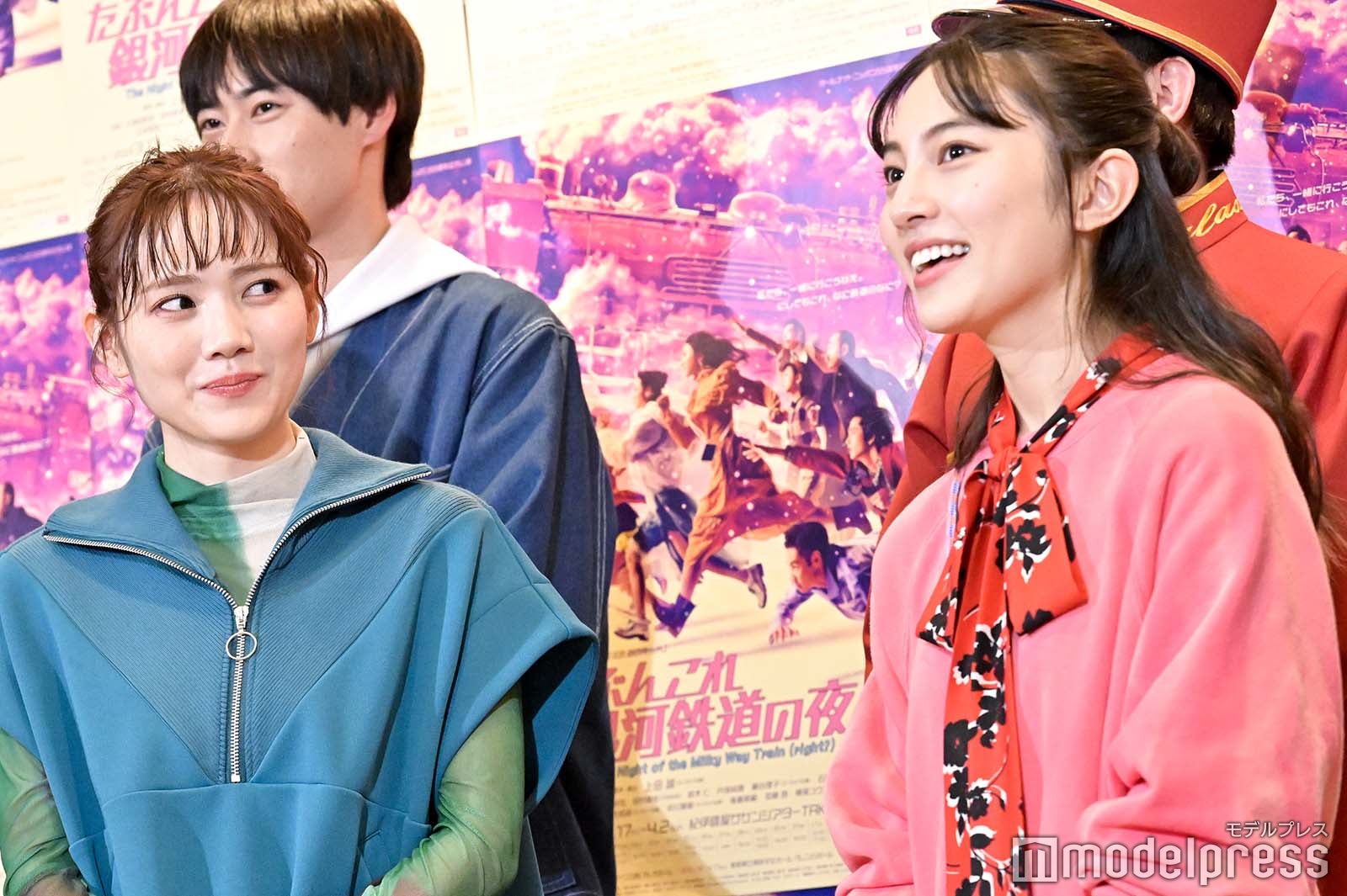 田村真佑、久保田紗友 （C）モデルプレス