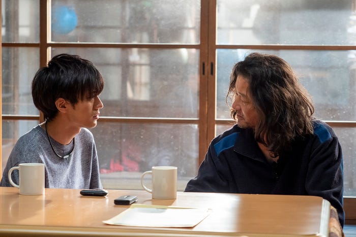 永瀬廉、浅野忠信 (C)NHK