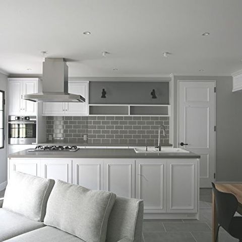 I型キッチンのレイアウト実例 おしゃれで使いやすい収納や空間作りをご提案 モデルプレス