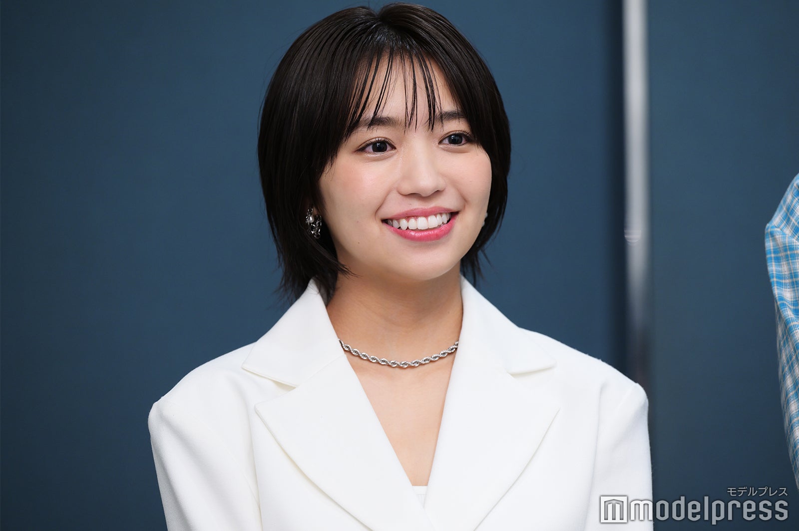 大原優乃、デコルテ＆美背中際立つキャミワンピ姿披露「可愛すぎる」「透明感すごい」と反響