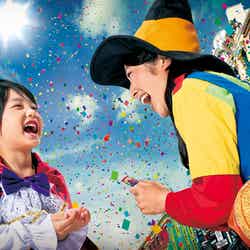 パーク中で「トリック・オア・トリート」/画像提供:ユニバーサル・スタジオ・ジャパン