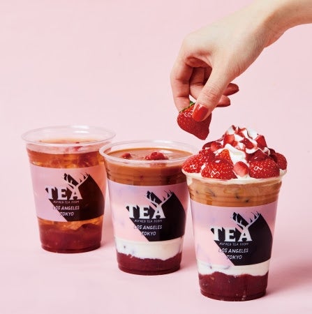 左から：「ストロベリー ダージリンティー 」「ストロベリー ティー ラテ」￥580（税抜き）、「ストロベリー スノー ミルクティー 」￥880（税抜）（提供画像）