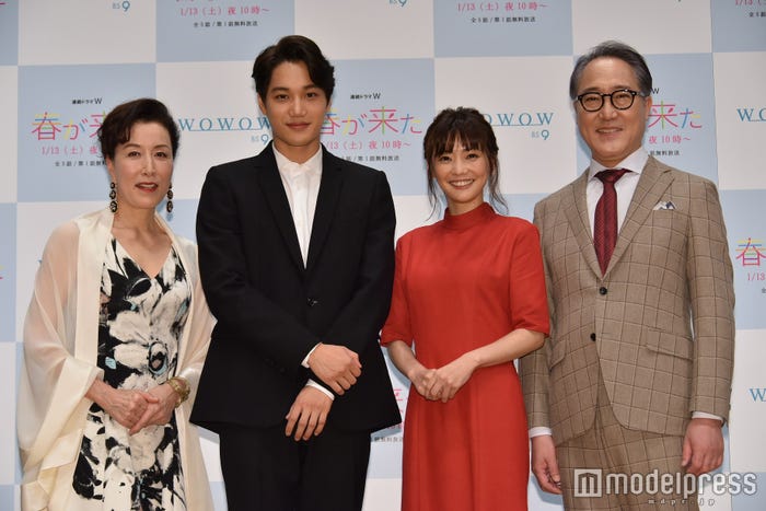 (右から)佐野史郎、倉科カナ、カイ(EXO)、高畑淳子 (C)モデルプレス