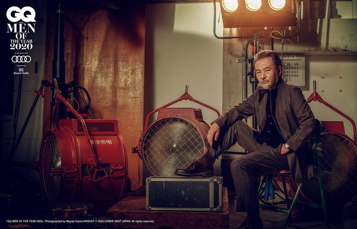 黒沢清「GQ MEN OF THE YEAR 2020」 Photographed by Maciej Kucia @ AVGVST (C) 2020 CONDÉ NAST JAPAN. All rights reserved.