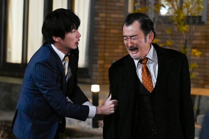 田中圭、吉田鋼太郎「おっさんずラブ-リターンズ-」第8話(C)テレビ朝日