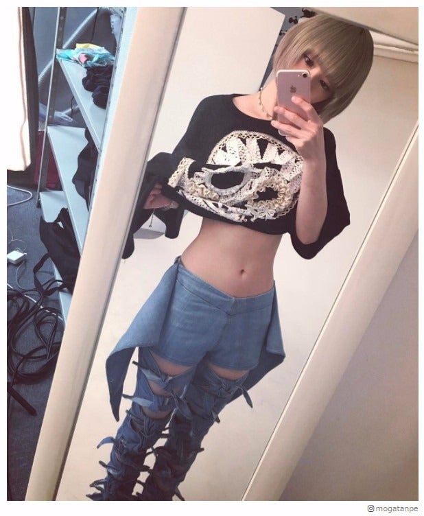 最上もが、美曲線際立つ“くびれ＆腹筋”披露に釘づけ「二次元ボディ」