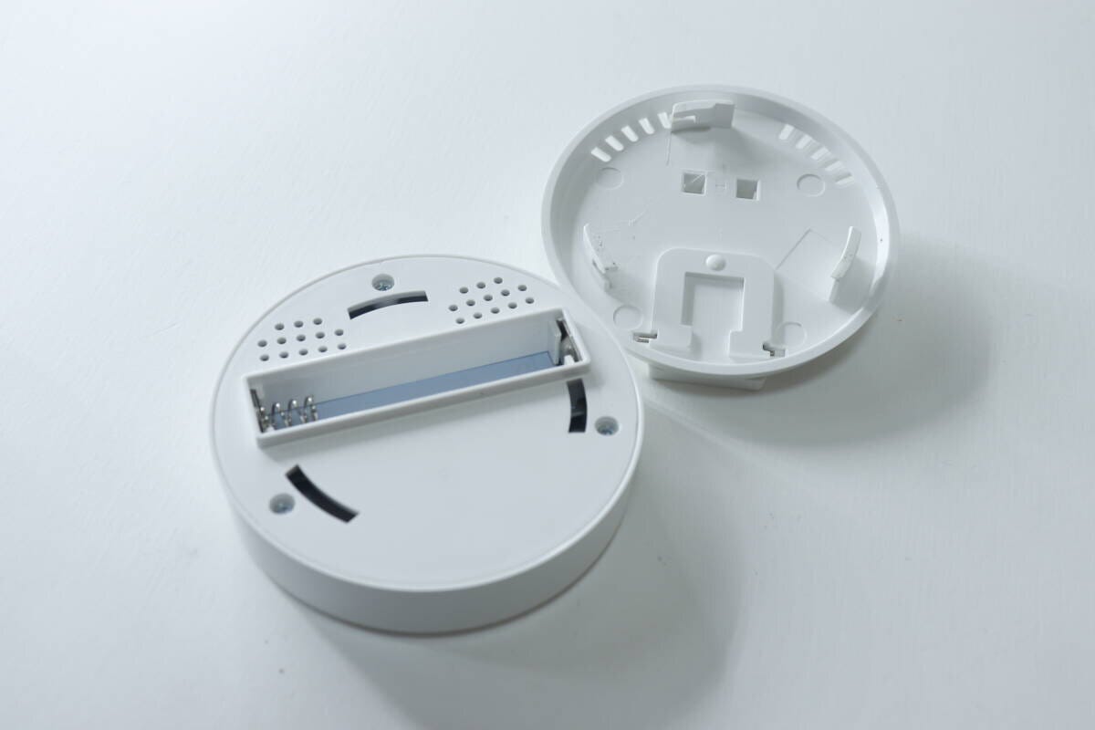 ダイソー クリップ式温湿度計 ダイソーのクリップ式温湿度計の電池蓋