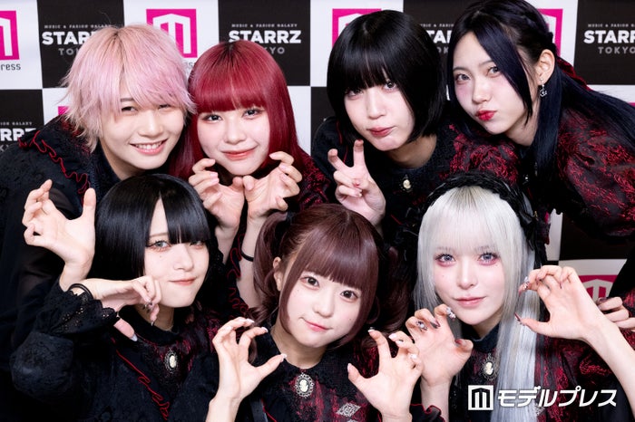 AVAM、“小悪魔的可愛さ”際立つステージ「秘密兵器」のメンバーとは？【STARRZ TOKYO】