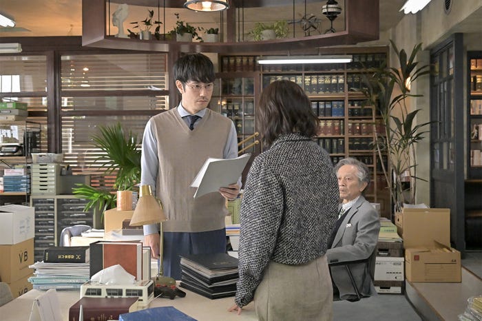 松山ケンイチ、広瀬すず、間宮啓行「クジャクのダンス、誰が見た?」第9話(C)TBS