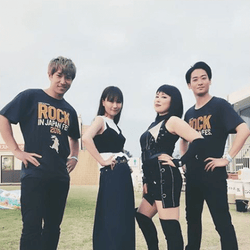 大塚愛、大好きなブルゾンちえみとの緊張ショット「上手く笑えない」
