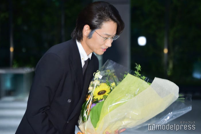 綾野剛(C)モデルプレス