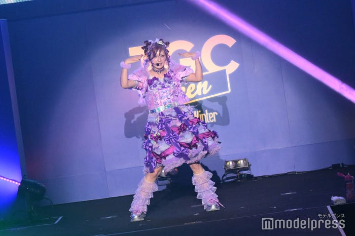 しなこ(C)モデルプレス