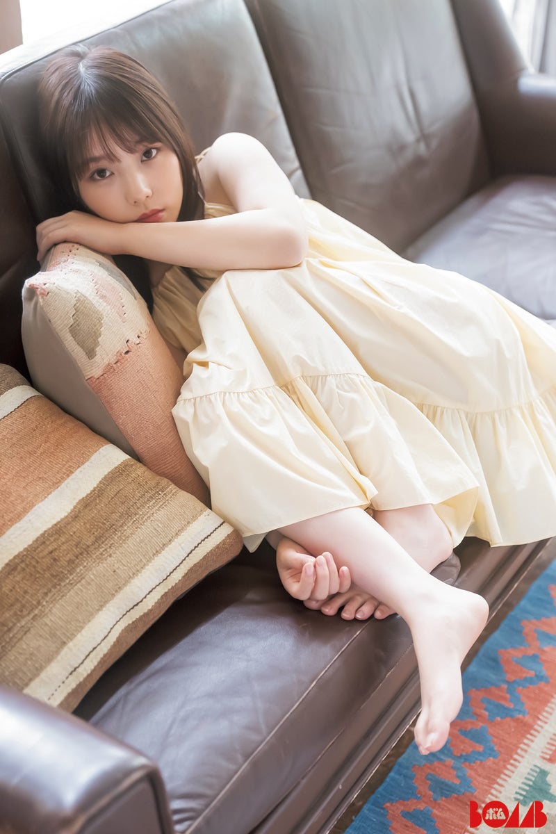 乃木坂46与田祐希、透明感あふれる素肌 “ひな祭り”テーマのグラビアに＜独占カットあり＞