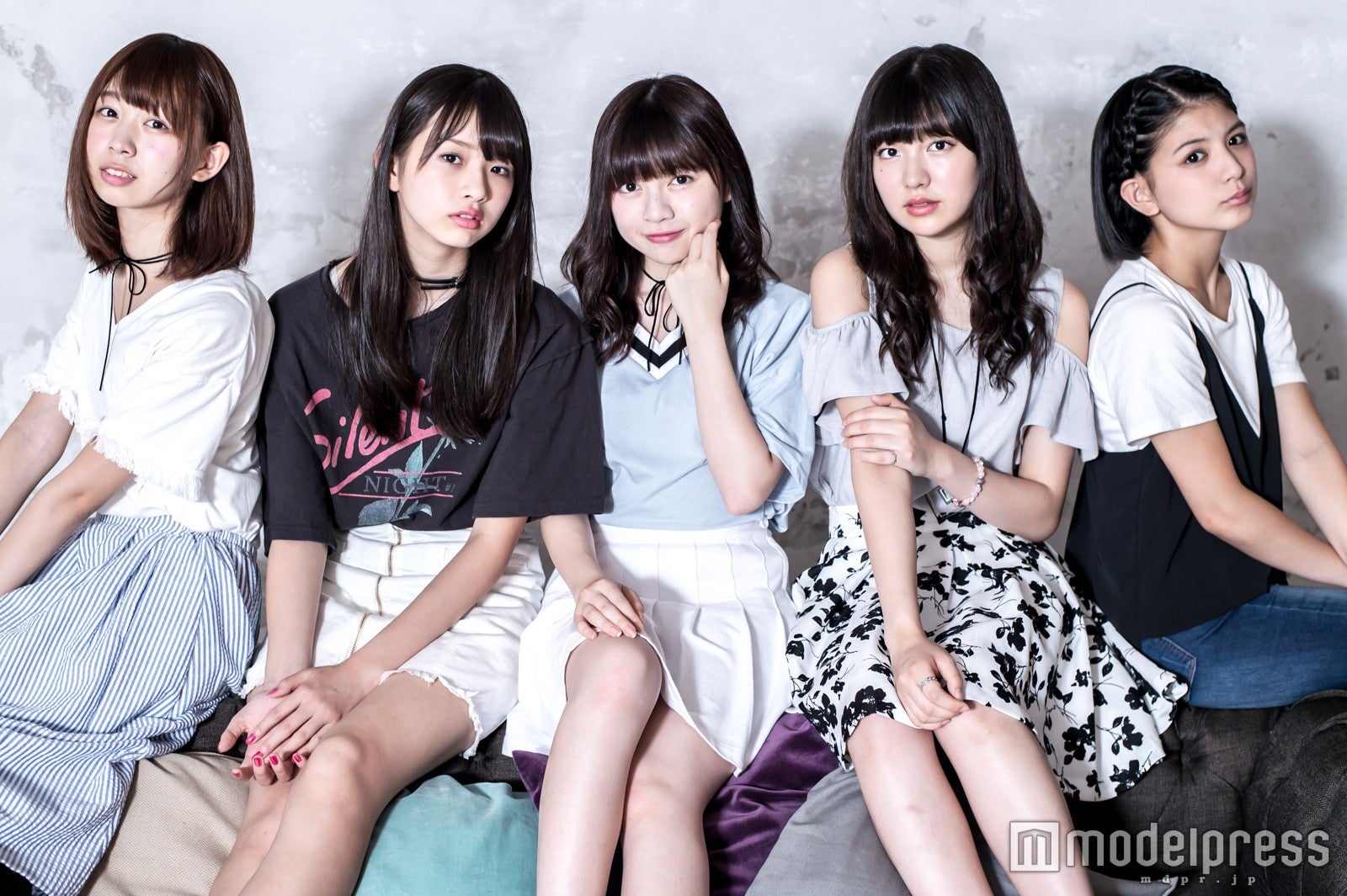 （左から）松田美里、三品瑠香、廣川奈々聖、小玉梨々華、坂元 葉月（C）モデルプレス