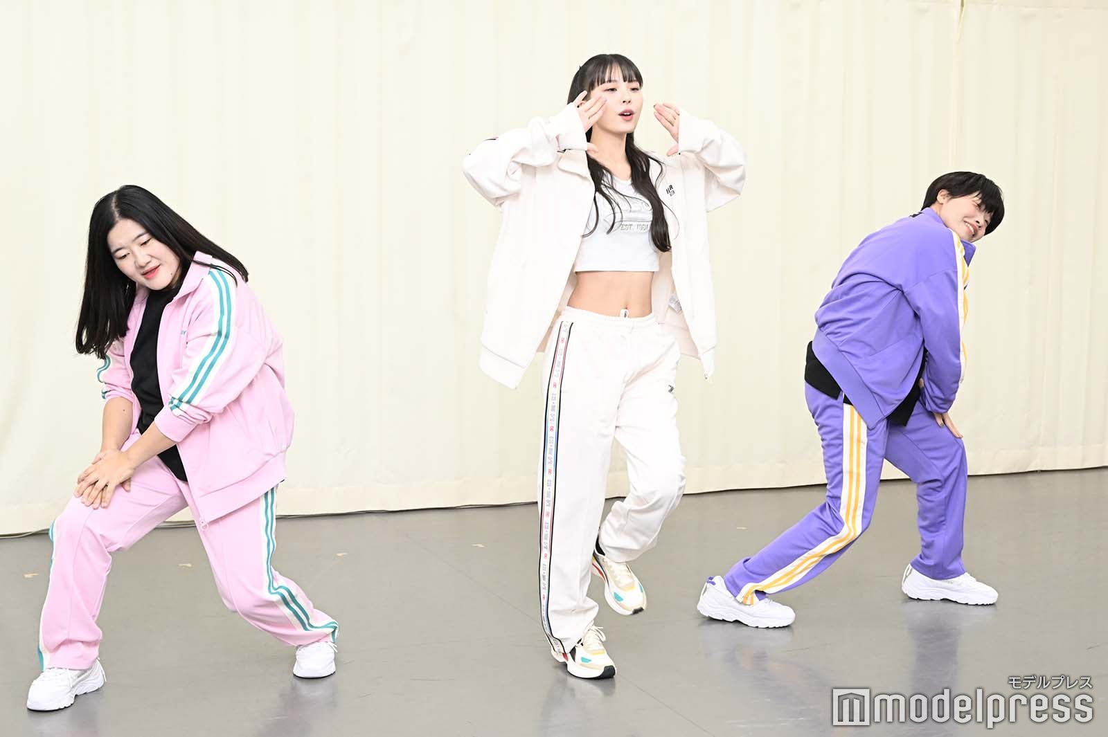 （左から）よしこ、川口ゆりな、まひる（C）モデルプレス