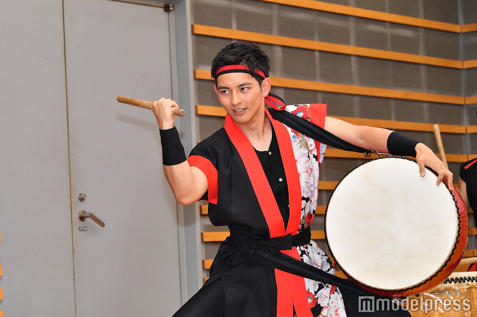 （C）モデルプレス