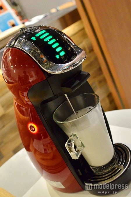 デザインの可愛いマシン「Genio2プレミアム」は赤、黒、シルバーの3色展開