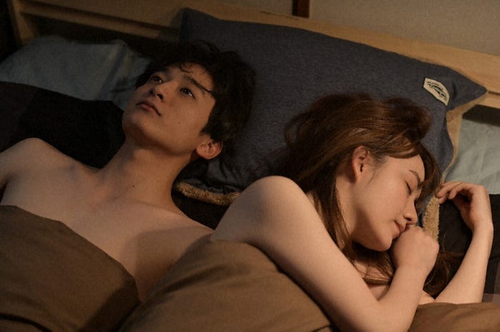 小関裕太、小島藤子/「来世ではちゃんとします」第4話より(C)「来世ではちゃんとします」製作委員会