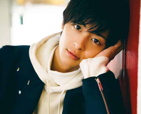 高杉真宙に見つめられたい…パーカー×コート姿が最強に可愛くてカッコイイ