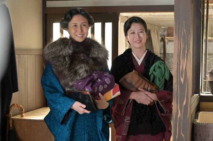 松嶋菜々子、戸田菜穂「あんぱん」第90話(C)NHK