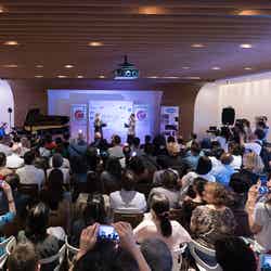 ライブコンサート/Hotter Than July Inc.