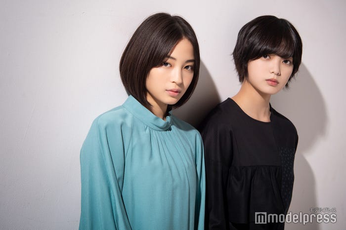 広瀬すず×平手友梨奈(C)モデルプレス