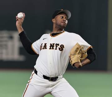 巨人の守護神マルティネスがライブBPで万全の21球2三振