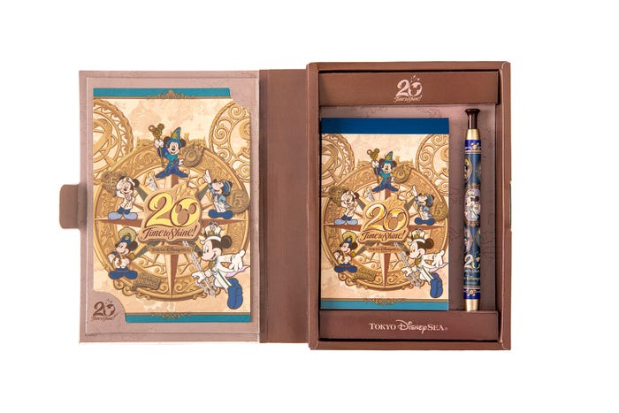東京ディズニーシー 年間の思い出を詰め込んだ 特別デザインの新グッズ登場 モデルプレス 東京ディズニーシー 年間の思い出を詰め込んだ 特別デザインの新グッズ登場 モデルプレス