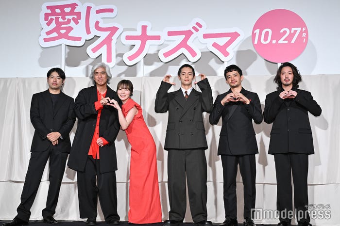 (左から)石井裕也監督、佐藤浩市、松岡茉優、窪田正孝、池松壮亮、若葉竜也(C)モデルプレス