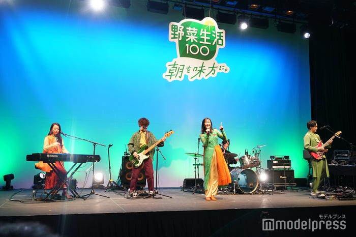 ワンコーラス初披露した緑黄色社会(C)モデルプレス
