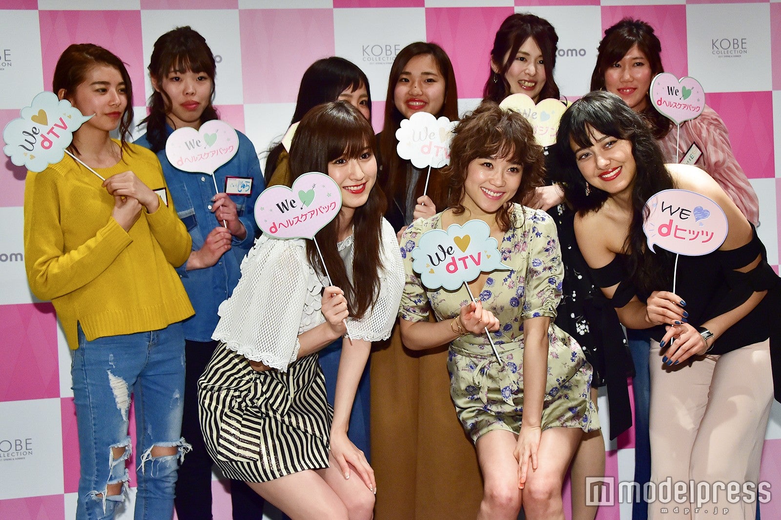 最後は全員で記念撮影 （C）モデルプレス