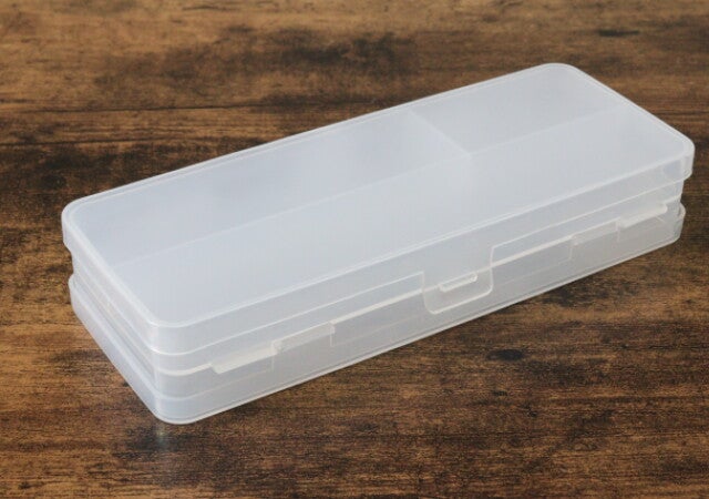 【ダイソー】仕切り付きペンケースが無印激似！小物も分けて収納できる
