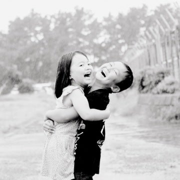 5歳児の幼稚園児カップル／「東京グラフィティ」10月号より（画像提供：グラフィティ）