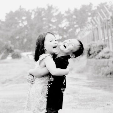 5歳児の幼稚園児カップル/「東京グラフィティ」10月号より(画像提供:グラフィティ)