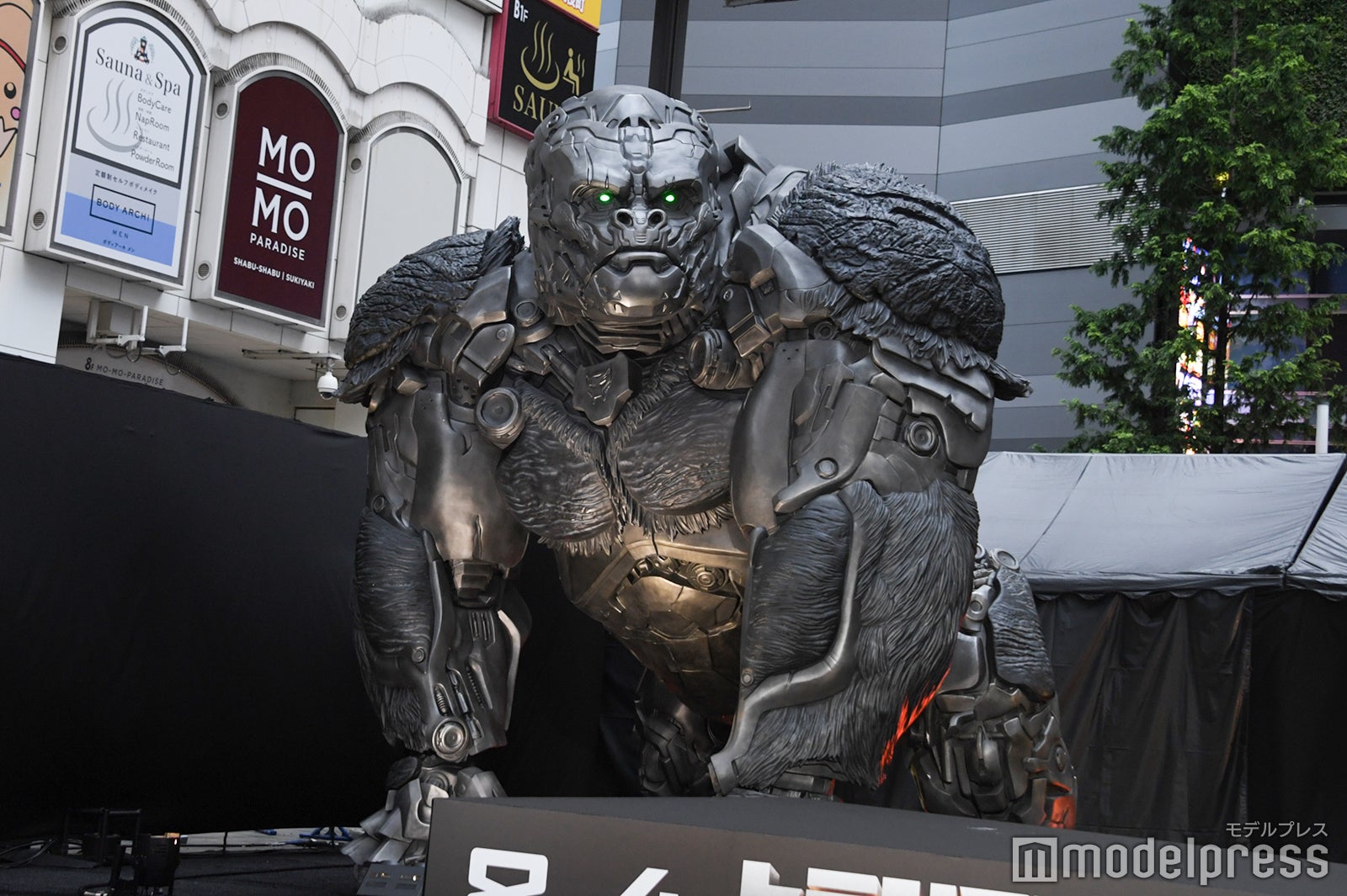 中島健人からお尻を注目されたオプティマスプライマル（C）モデルプレス