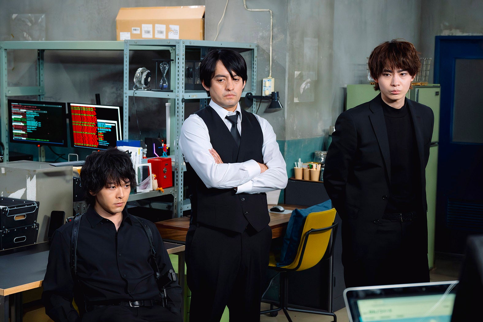 中村倫也、フェルナンデス直⾏、豊田裕大「DOPE 麻薬取締部特捜課」第3話（C）TBS