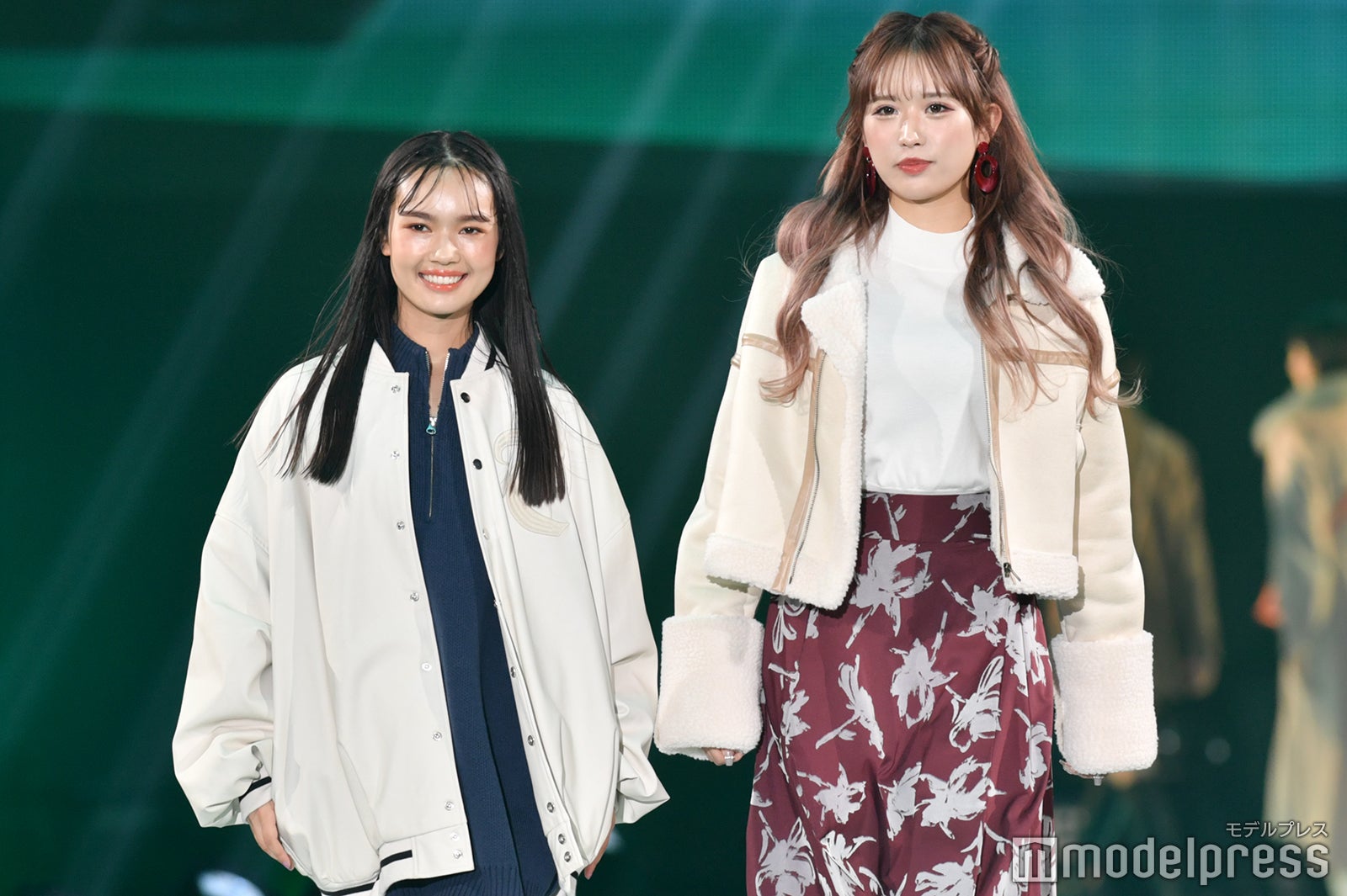 新井舞良、伊藤桃々（C）モデルプレス