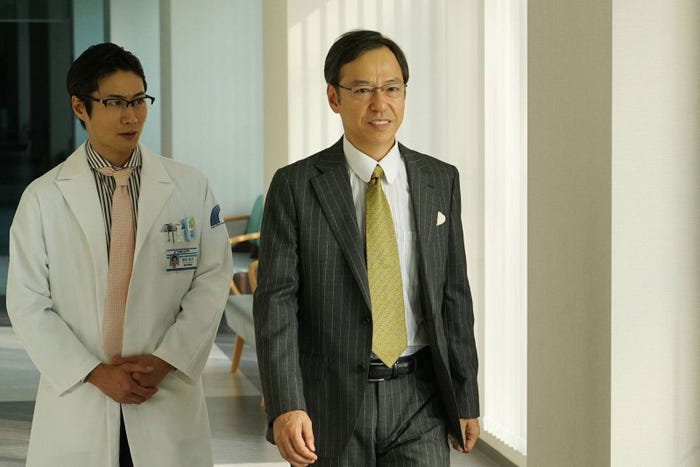 戸次重幸・板尾創路/「グッド・ドクター」第4話より(C)フジテレビ