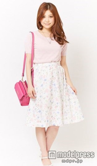 ボタニカルローズプリントスカート「L'EST ROSE」11,880円（税込）