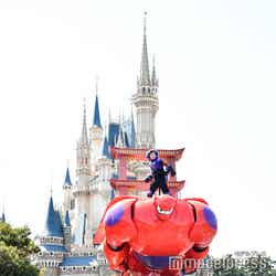 東京ディズニーランド／ヒロ、ベイマックス／パレード「ドリーミング・アップ！」（C）モデルプレス（C）Disney