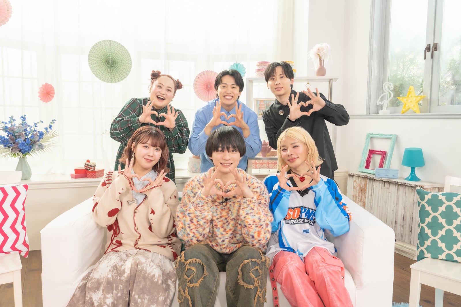 （後列左から）ゆいP、池田直人、工藤大輝（前列左から）えなぴ、福本大晴、とうあ「恋する◆週末ホームステイ 2025冬」（C）AbemaTV, Inc.