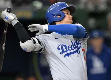 大谷翔平が7戦連続安打 鈴木誠也のフェイントには引っかからず？二塁塁上からジェスチャー送る エドマンの3ランでド軍が先制
