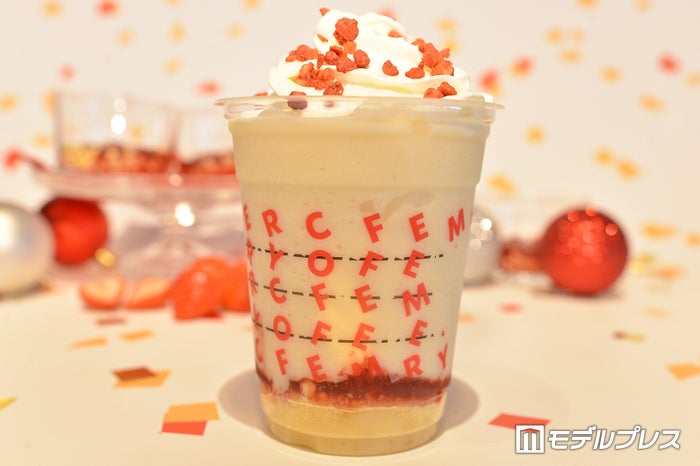 「メリーストロベリー ケーキ フラペチーノ 」（C）ビューティーガール