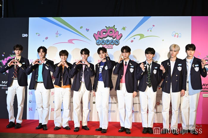 ZEROBASEONE(左から)キム・ギュビン、キム・ジウン、ソク・マシュー、ハン・ユジン、ジャン・ハオ、ソン・ハンビン、キム・テレ、リッキー、パク・ゴヌク(C)モデルプレス