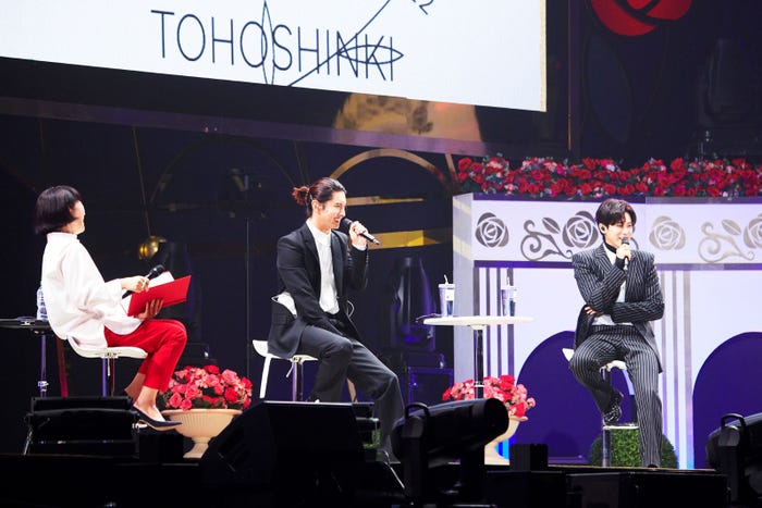 東方神起「Bigeast FANCLUB EVENT 2022 TOHOSHINKI The GARDEN ~TOURS~」より(提供写真)