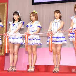 （左から）横山由依、渡辺麻友、高橋みなみ、大島優子、篠田麻里子
