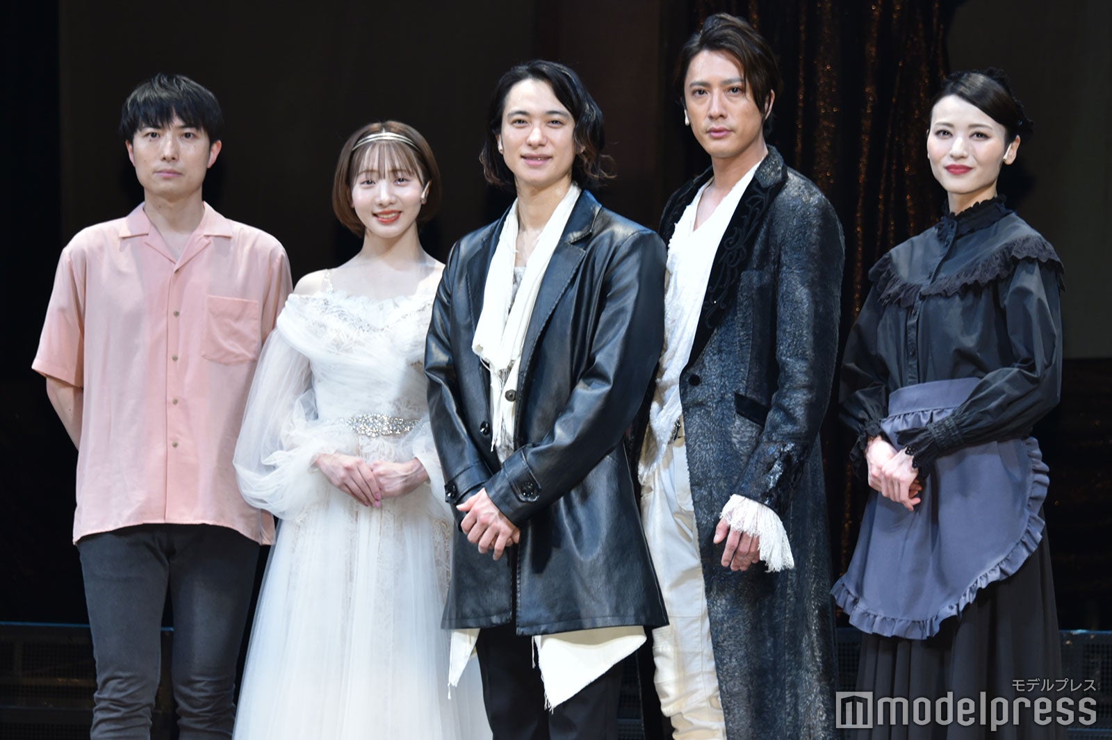 2度目の稽古を経てグルーブ感が増した“チームフォーティンブラス”（左から）中屋敷法仁氏、能條愛未、戸塚祥太、内博貴、矢島舞美（C）モデルプレス