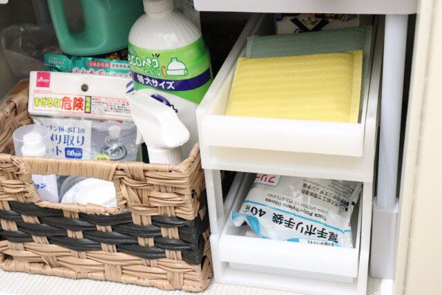 スッキリ収納隙間ラック　スッキリ収納隙間トレー　使用例