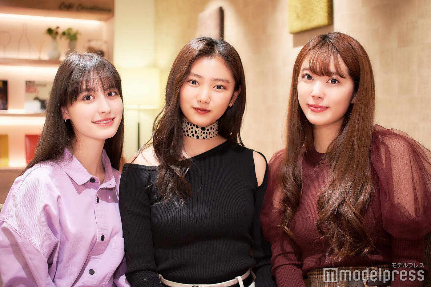 (左から)木内舞留、岡本莉音、杉本愛莉鈴(C)モデルプレス