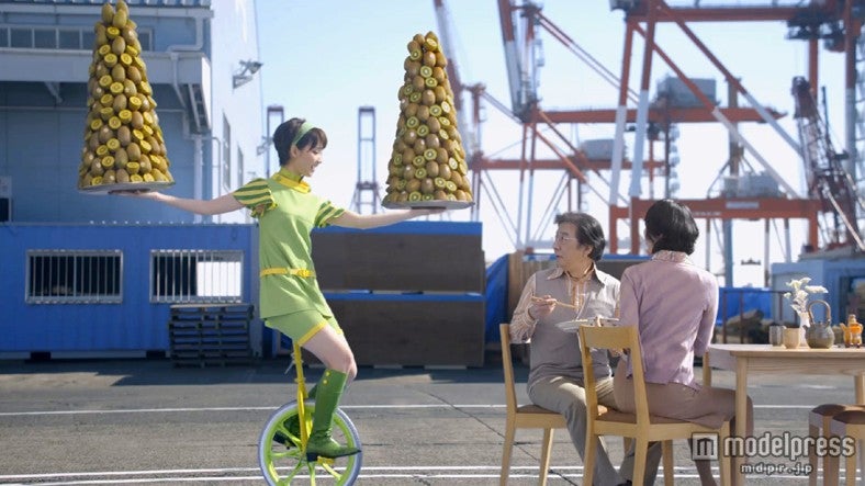 剛力彩芽／新CM「ゼスプリキウイ・キウイーハニー＋キウイ G＆G 春」編